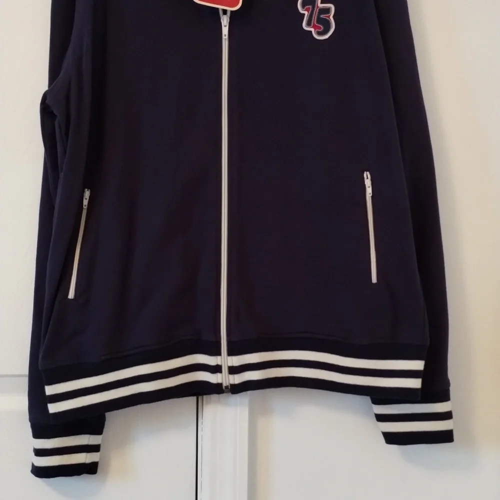 Jacket - Picture 3 of 4